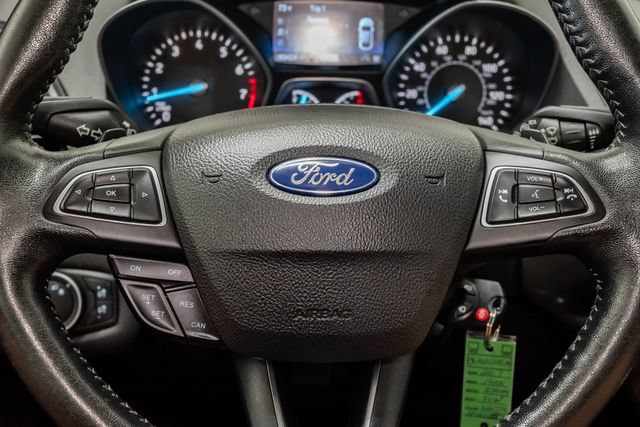 Used 2017 Ford Escape SE w/ SE Sport Appearance Package AWD/4WD image 12