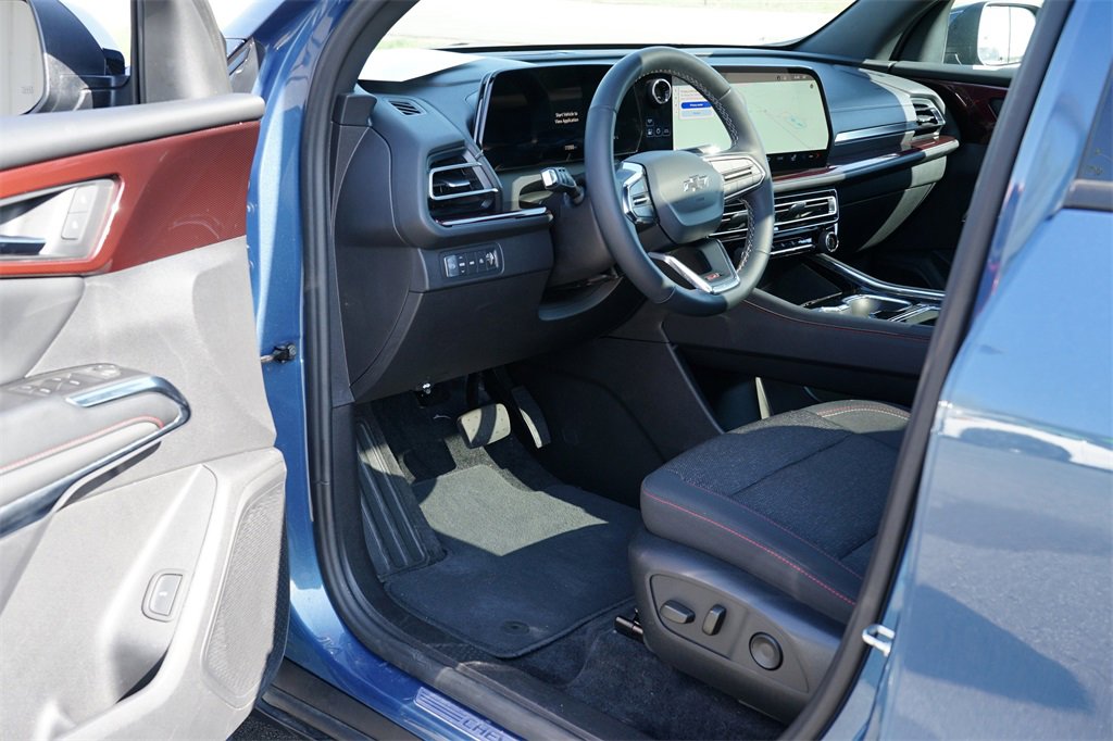 Used 2024 Chevrolet Traverse Z71 image 13