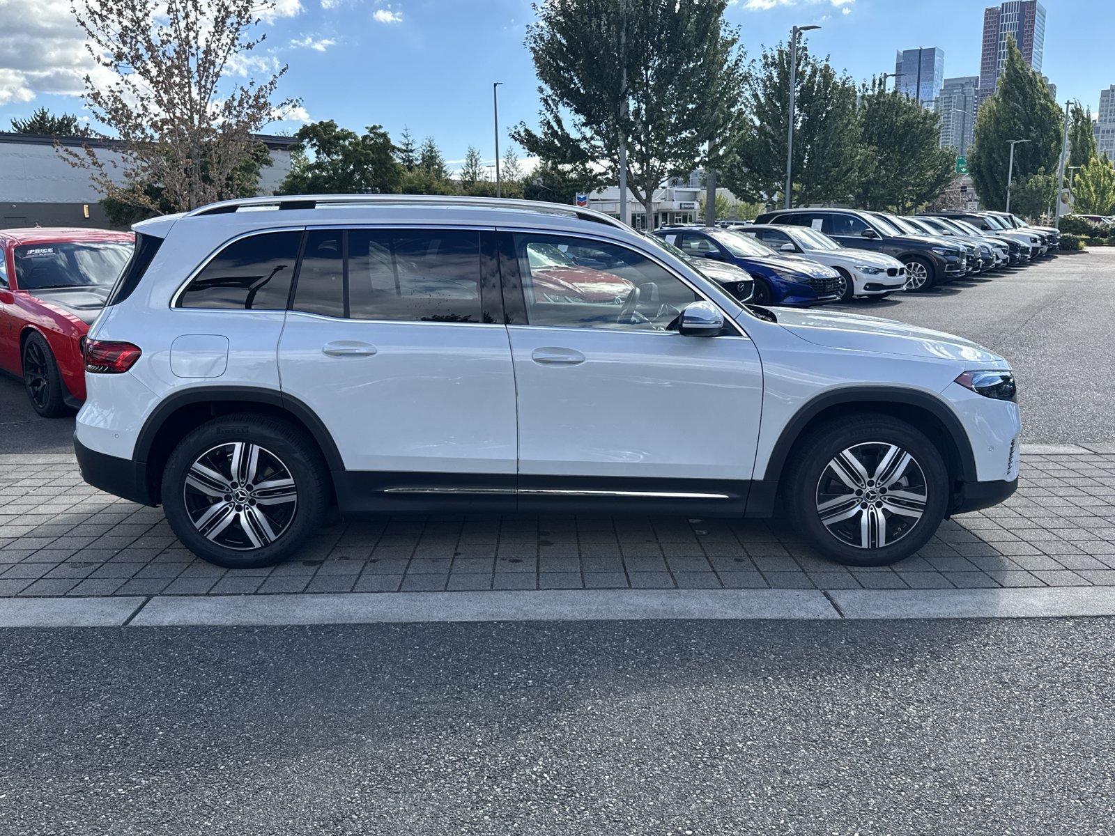 Certified 2023 Mercedes-Benz EQB 300 4MATIC image 4
