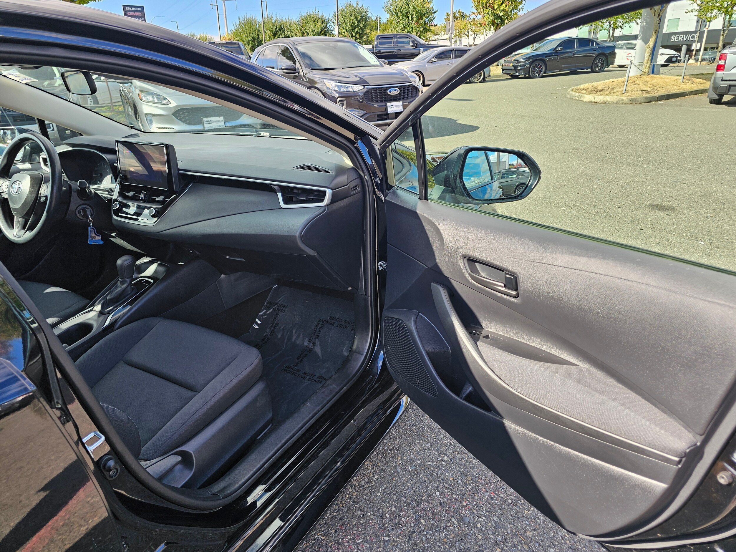Used 2025 Toyota Corolla LE FWD image 12