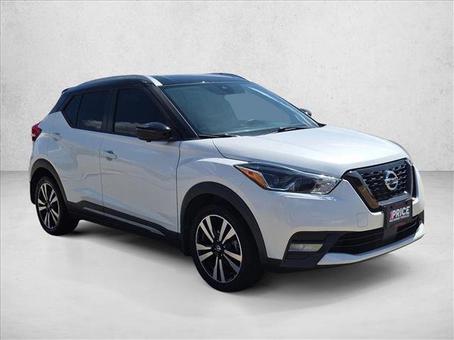 Used 2020 Nissan Kicks SR w/ SR Premium Package FWD image 3