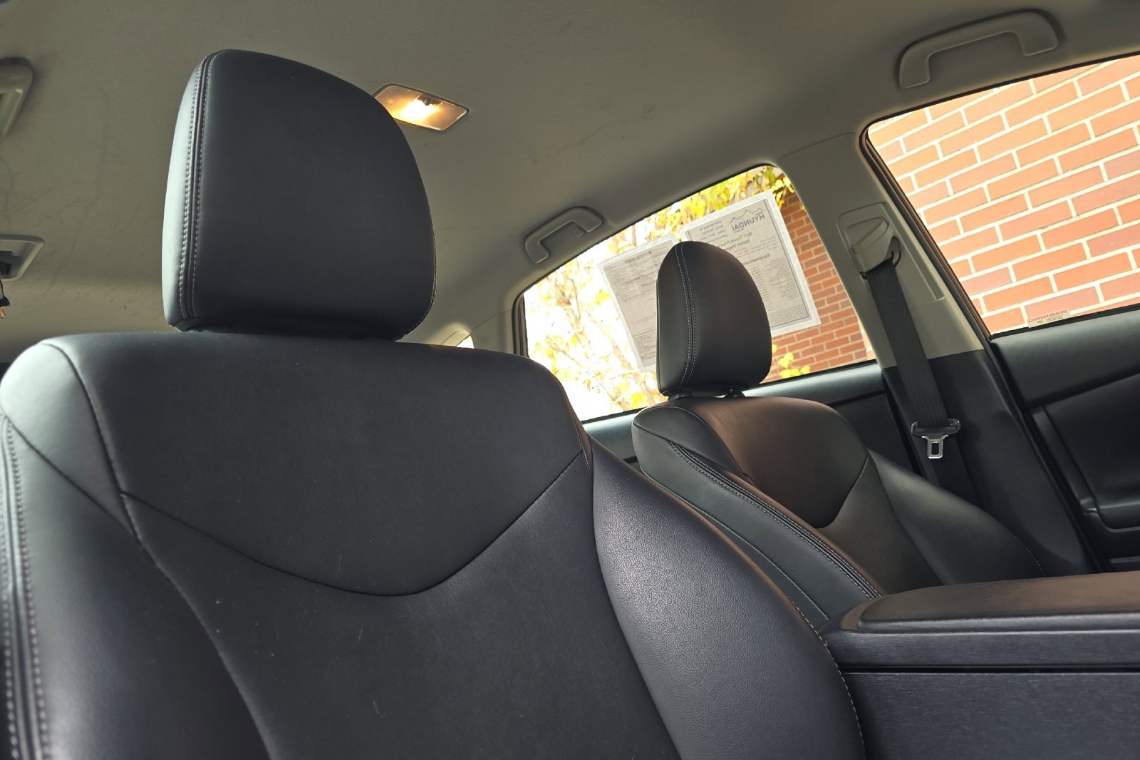 Used 2017 Toyota Prius V Four image 21