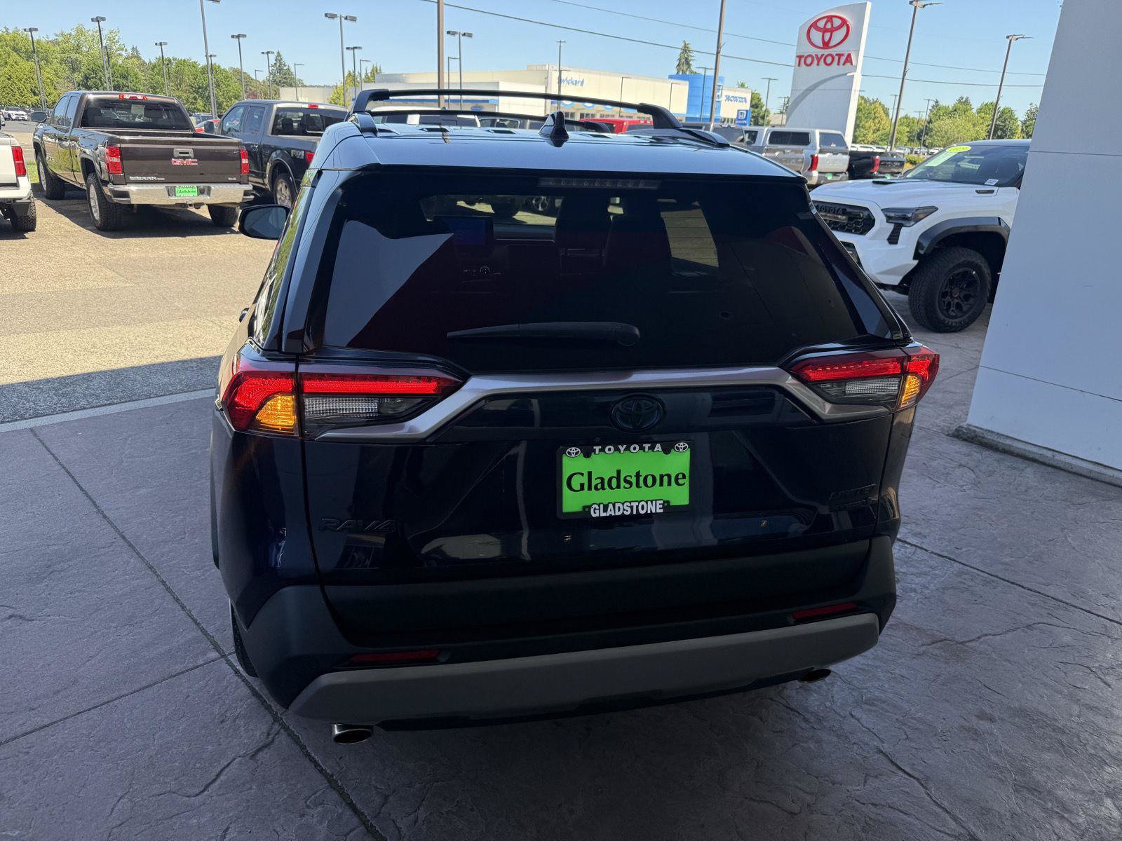 Used 2023 Toyota RAV4 Limited AWD/4WD image 5