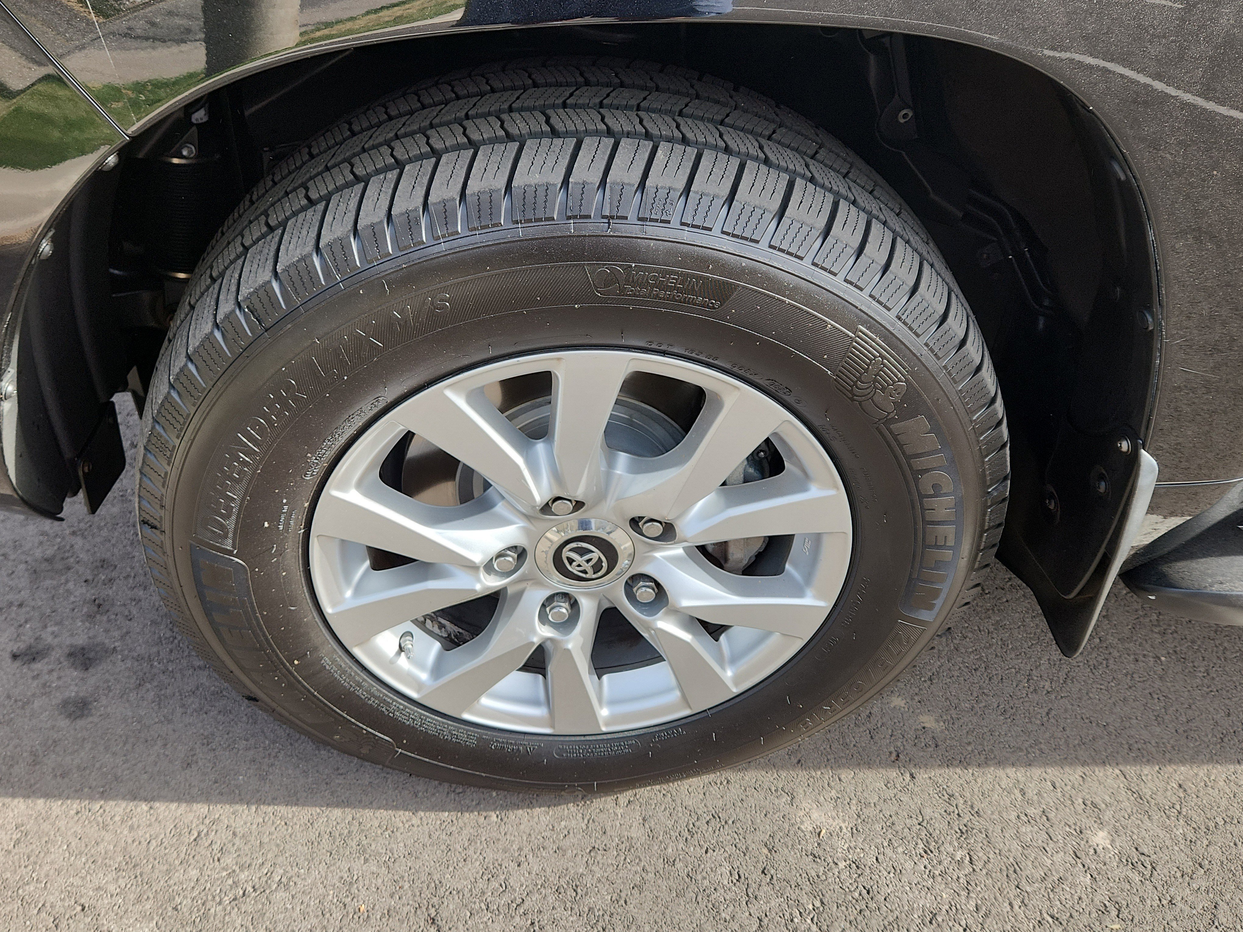 Certified 2019 Toyota Land Cruiser AWD/4WD image 19