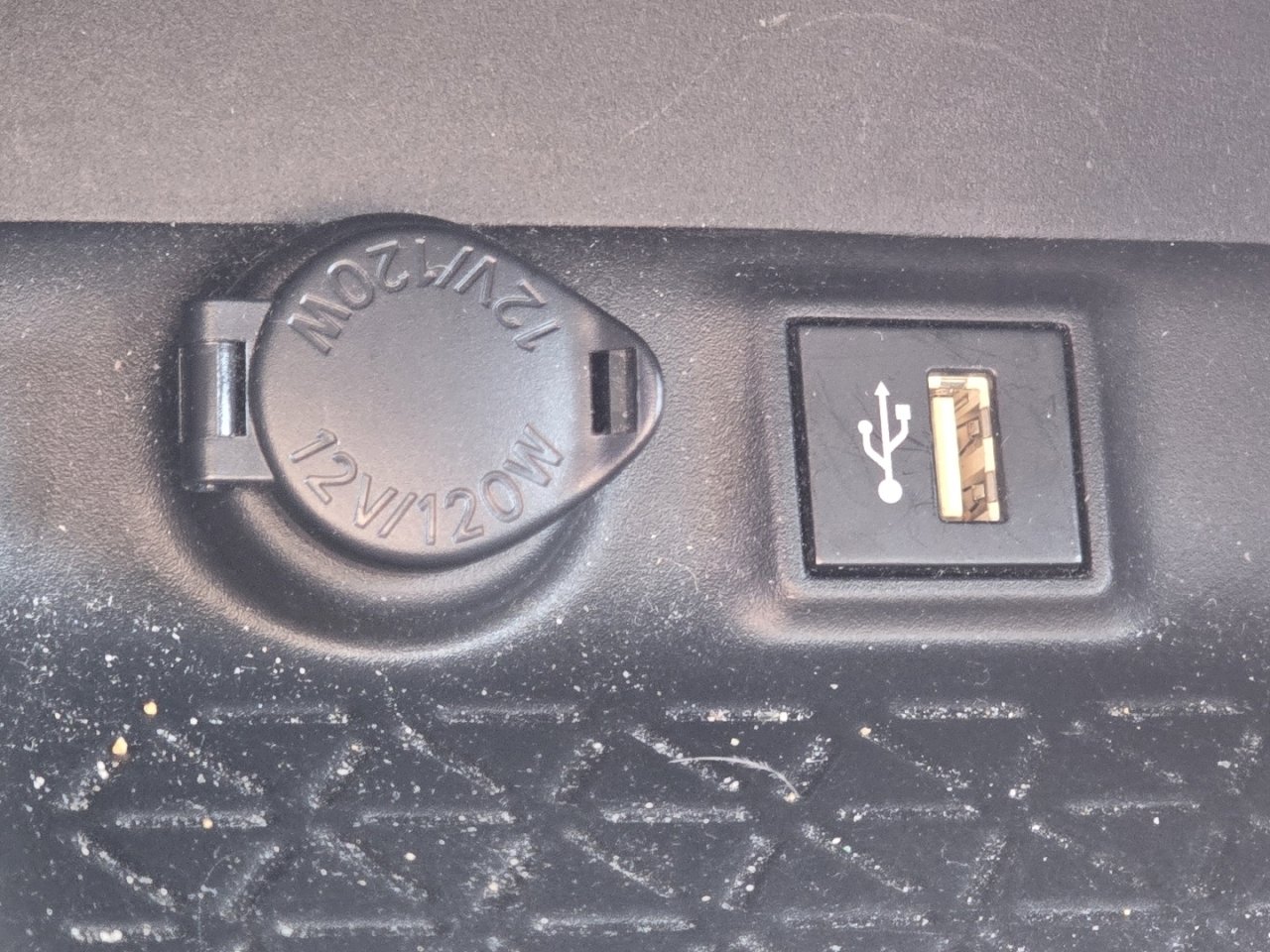 Used 2023 Toyota RAV4 LE image 21