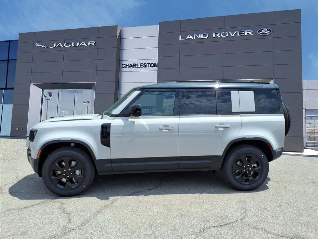 Used 2026 Land Rover Defender 110 S AWD/4WD image 2