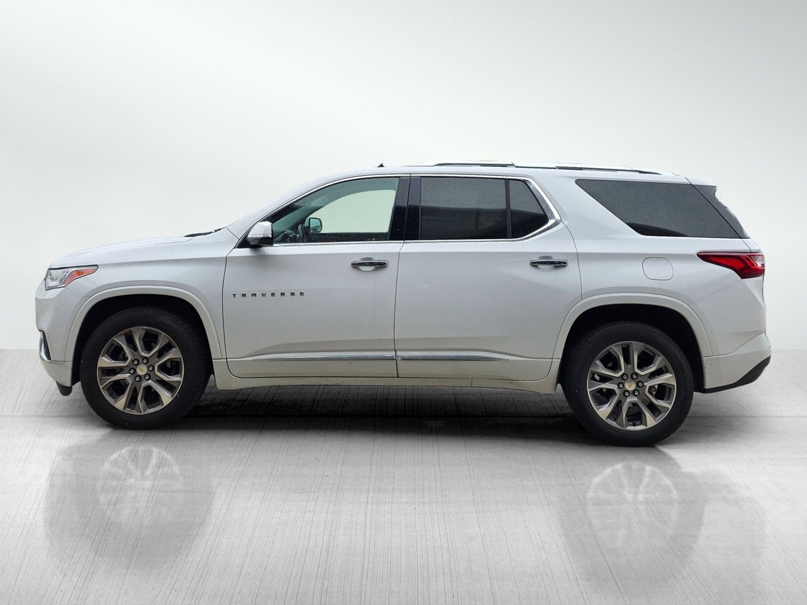 Used 2019 Chevrolet Traverse Premier w/ Driver Confidence II Package image 4