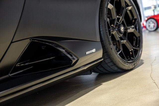Used 2023 Lamborghini Huracan Tecnica RWD image 14