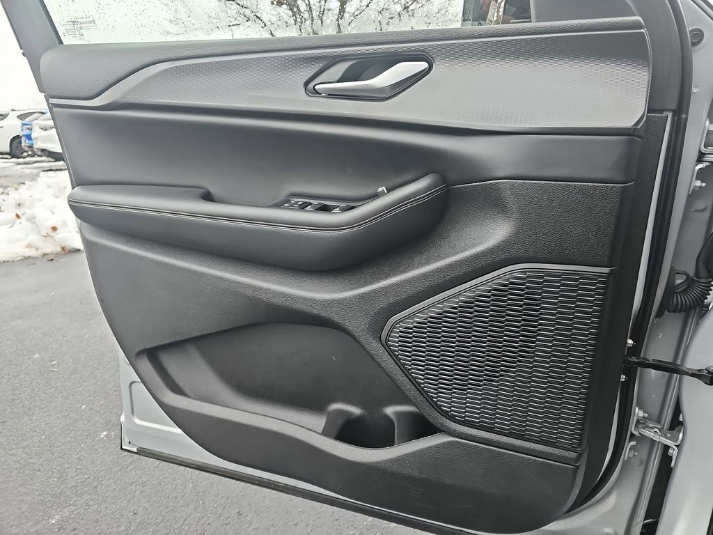 Used 2023 Jeep Grand Cherokee Altitude image 27