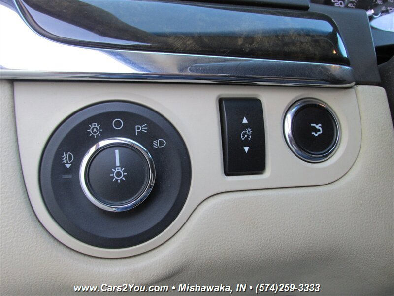 Used 2014 Lincoln MKS AWD image 20