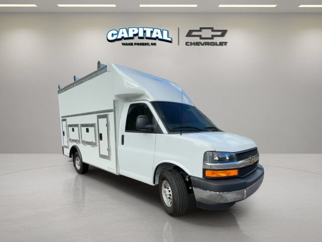 New 2025 Chevrolet Express 3500 w/ Power Convenience Package RWD image 7