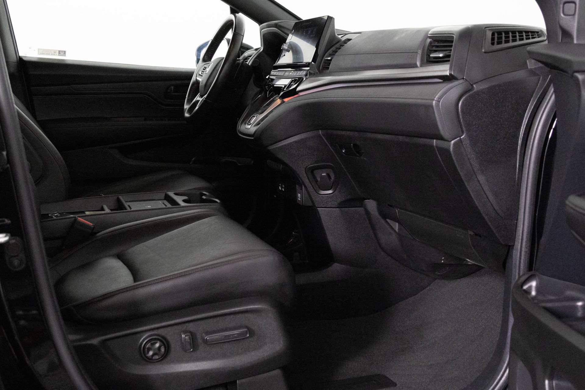 Used 2025 Honda Odyssey Sport-L image 35
