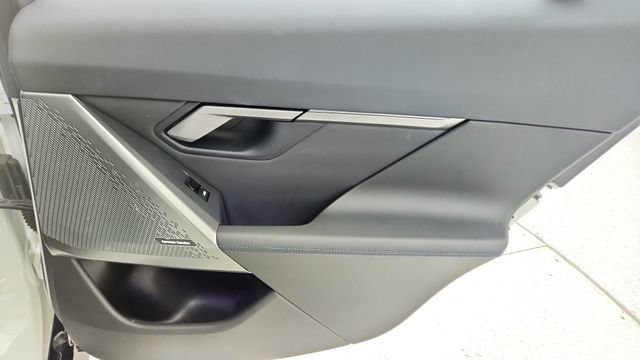 Used 2025 BMW i5 xDrive40 w/ M Sport Package image 28