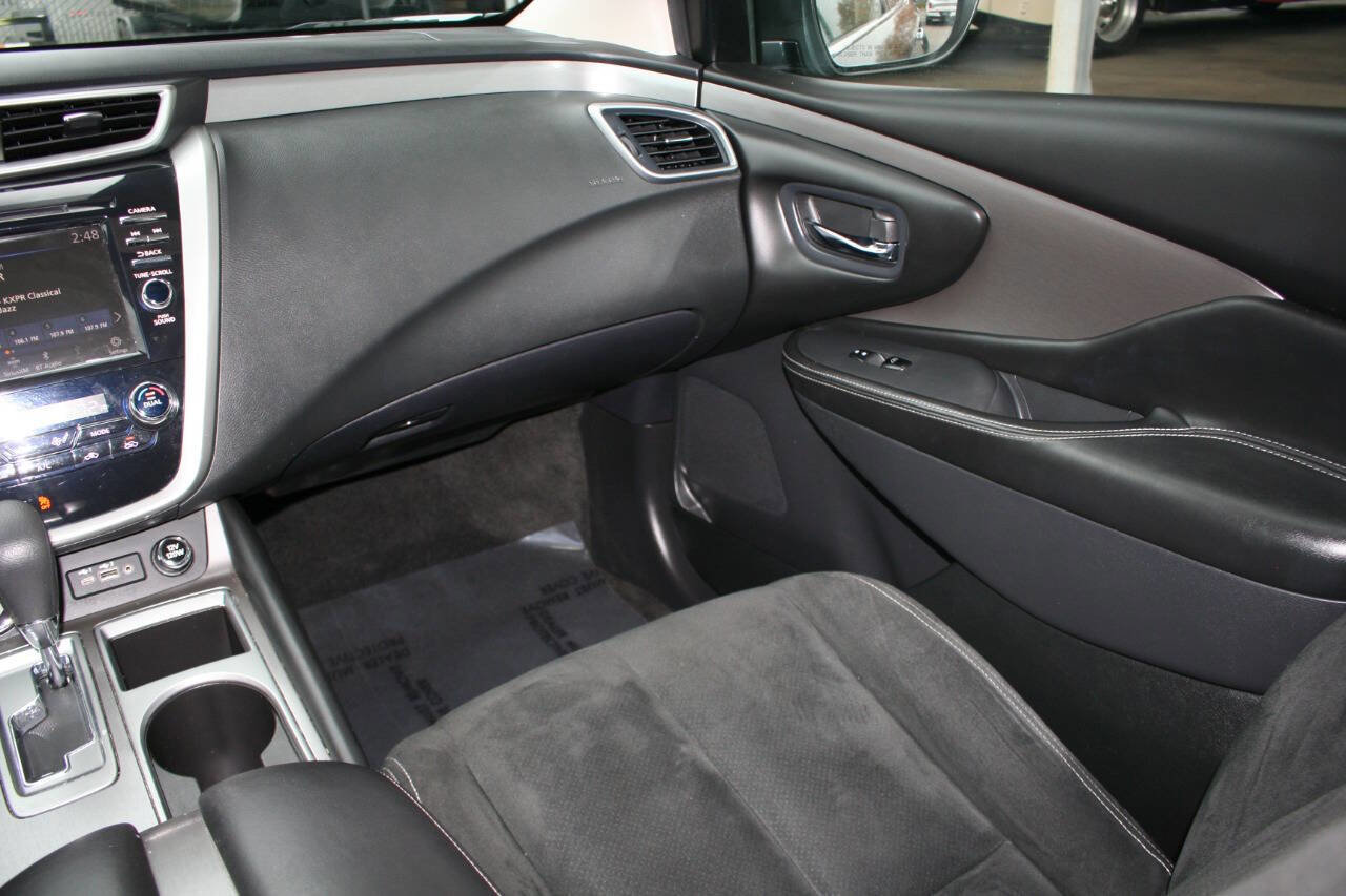 Used 2019 Nissan Murano S image 18