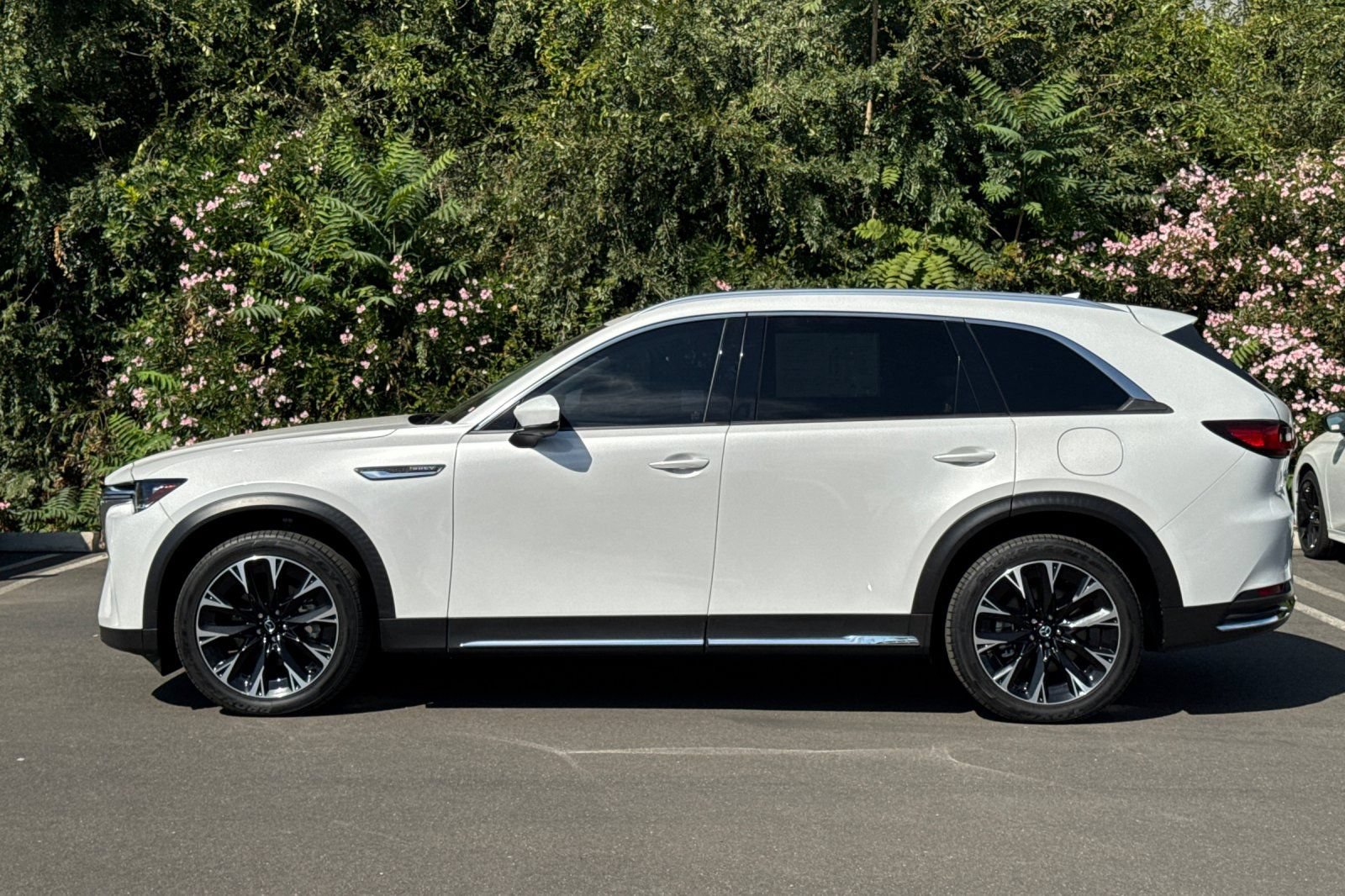 Certified 2024 MAZDA CX-90 Plug-In Hybrid w/ Premium Plus AWD/4WD image 8