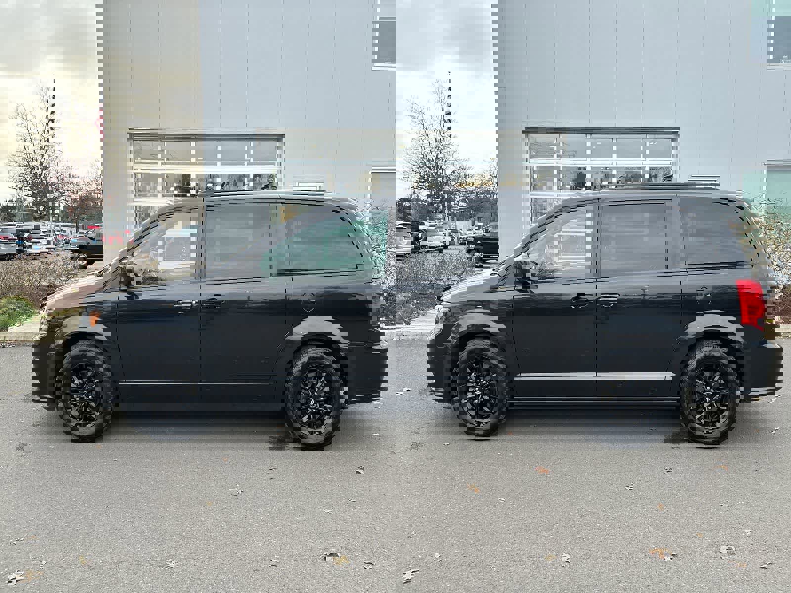 Certified 2019 Dodge Grand Caravan GT image 2