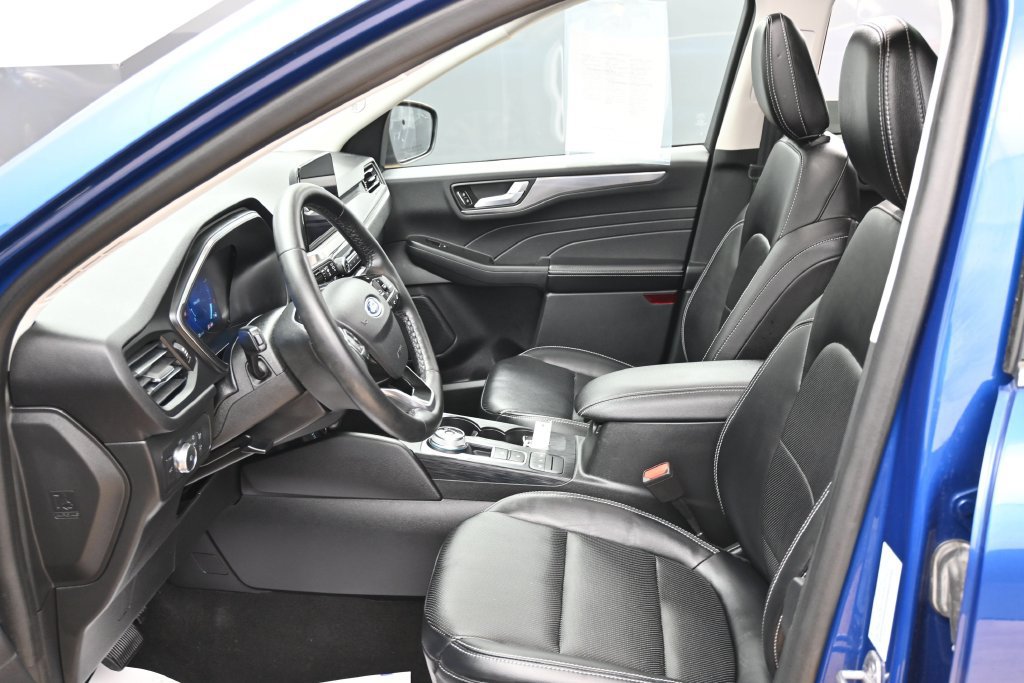 Used 2022 Ford Escape Titanium AWD/4WD image 18