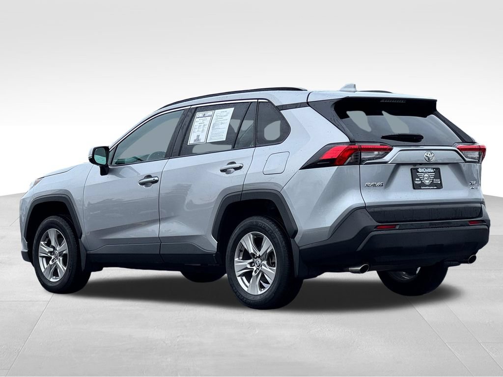 Used 2023 Toyota RAV4 XLE AWD/4WD image 5