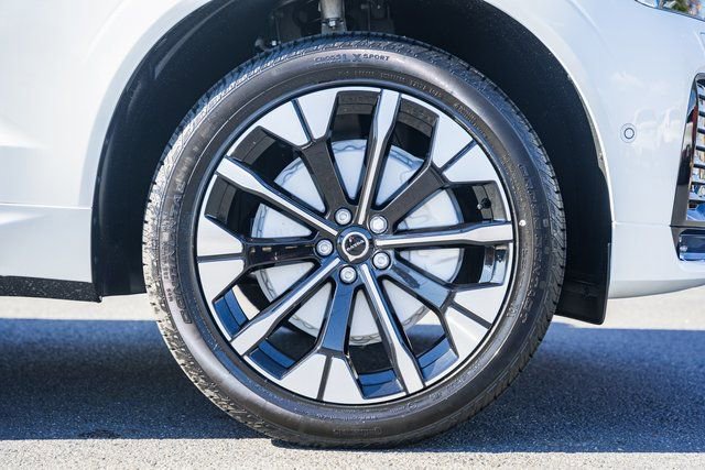 New 2026 Volvo XC60 B5 Ultra w/ Protection Package Premier image 17
