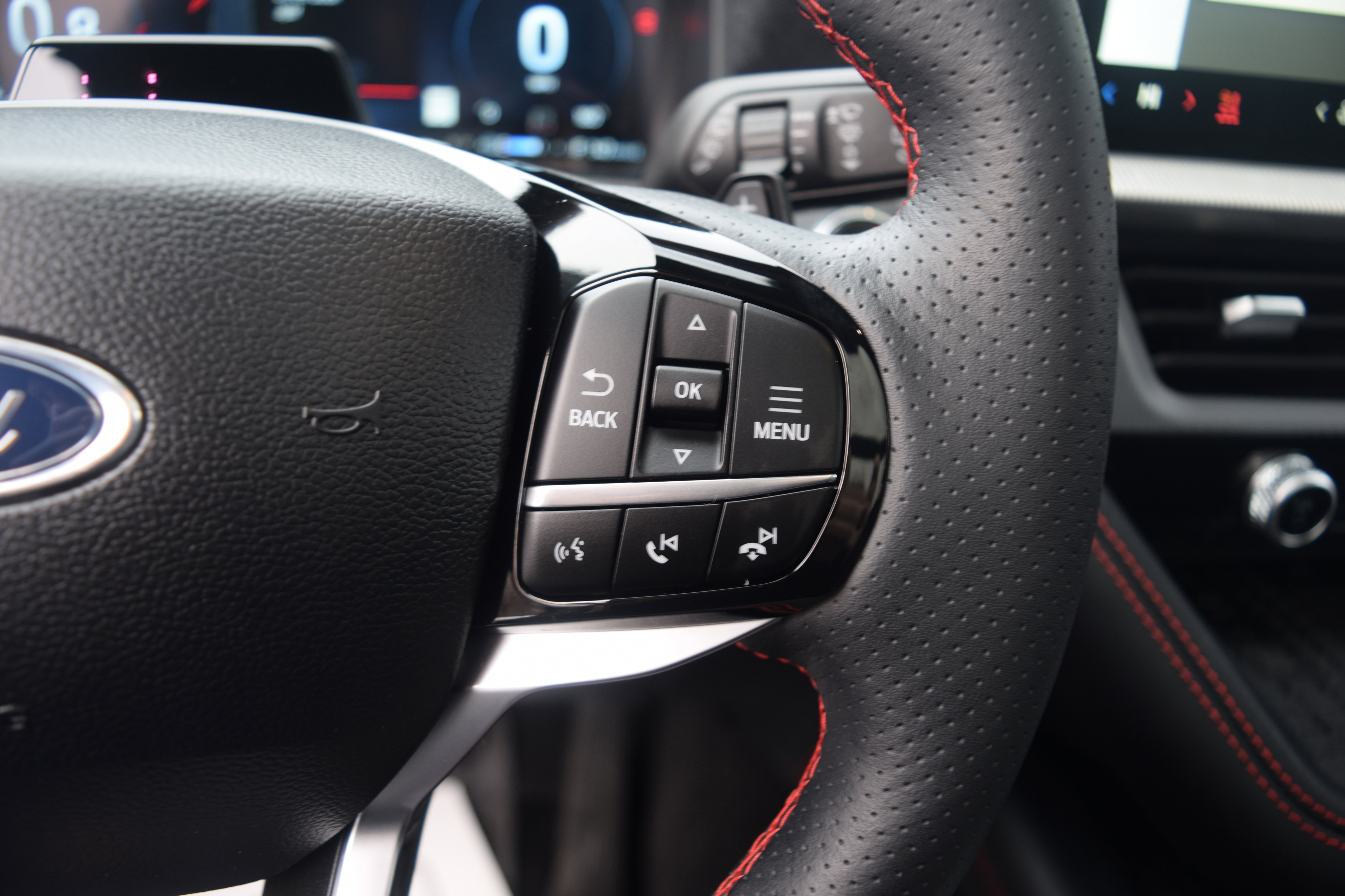 Used 2025 Ford Explorer ST image 5