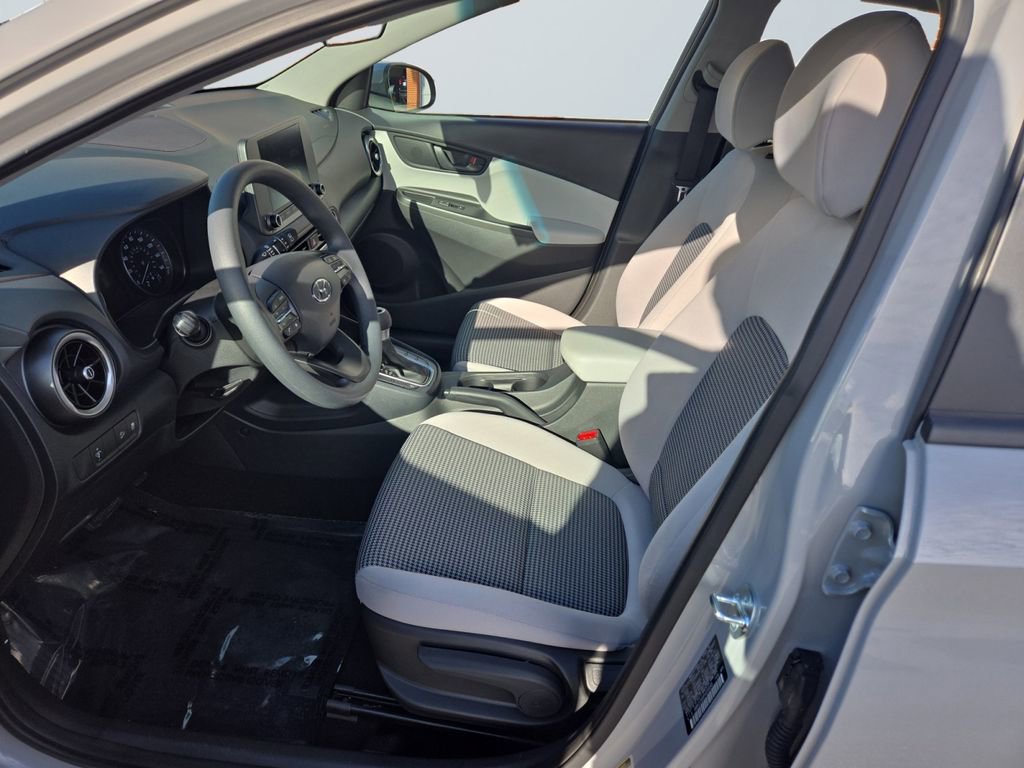 Used 2023 Hyundai Kona SE w/ Cargo Package image 9