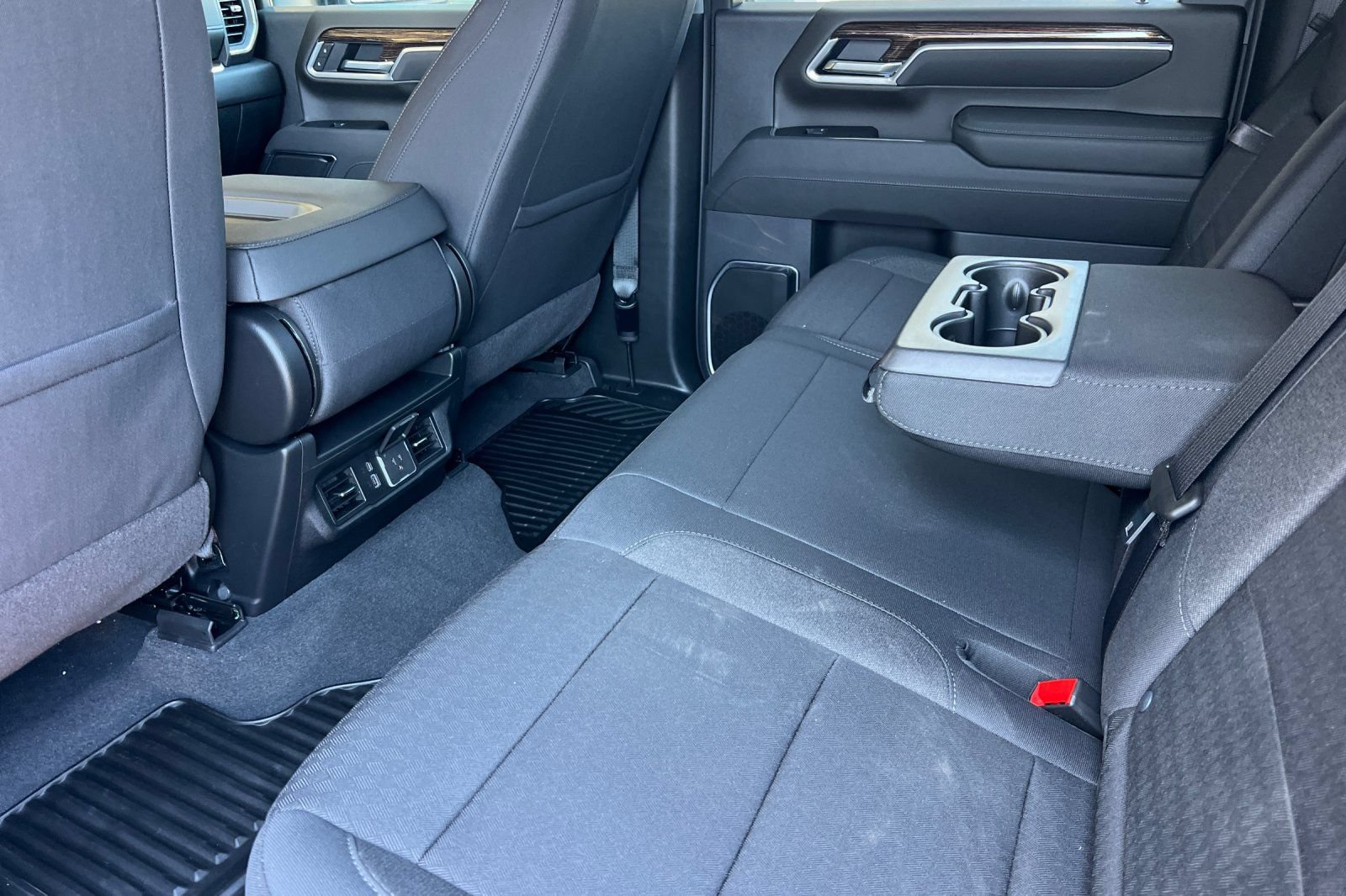 New 2026 GMC Sierra 2500 SLE w/ SLE Value Package; AWD/4WD image 9