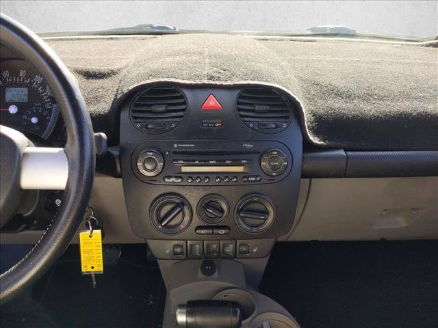 Used 2004 Volkswagen Beetle GLS FWD image 12