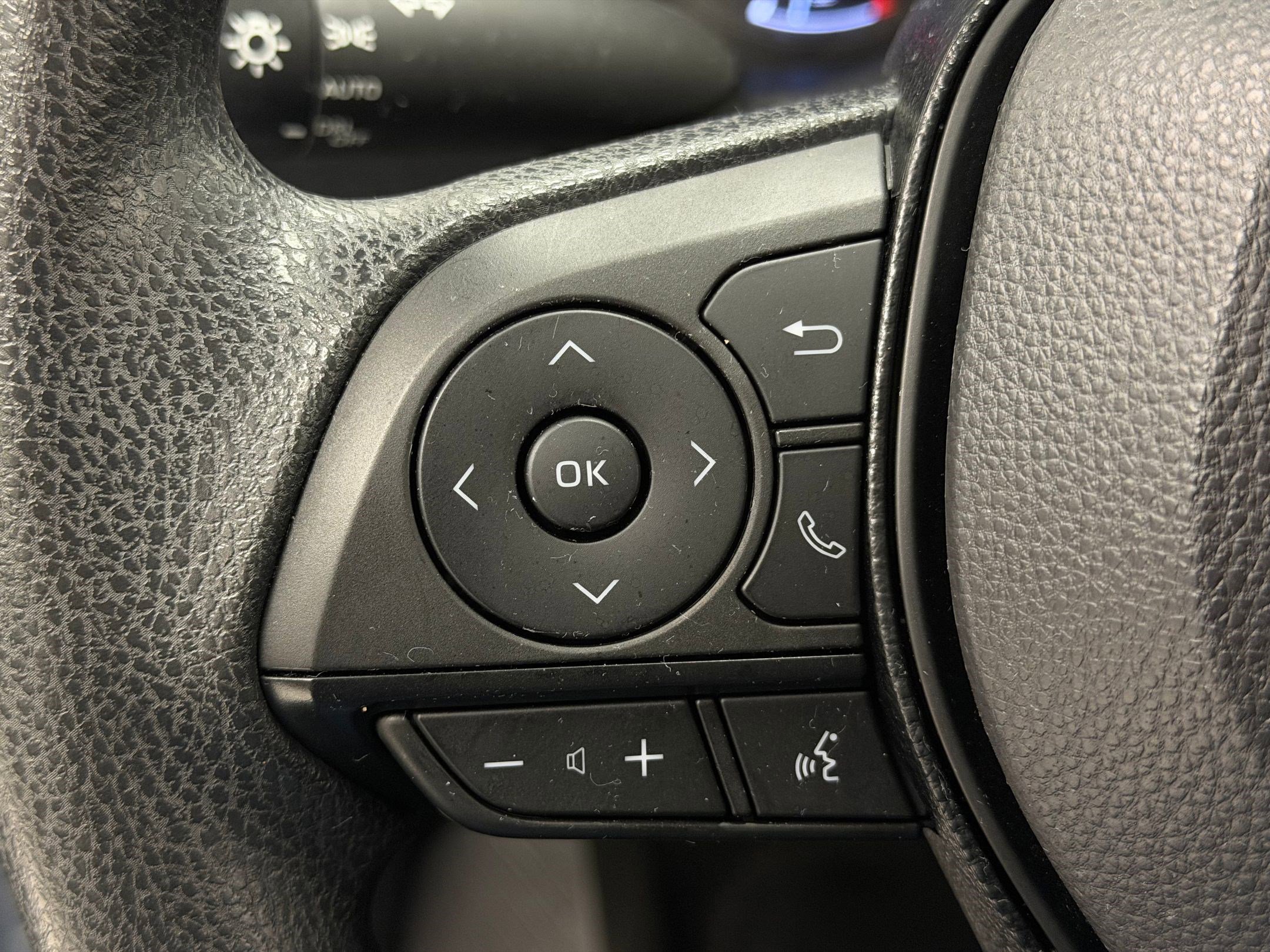 Used 2021 Toyota Corolla LE w/ Carpet Mat Package (TMS) image 12