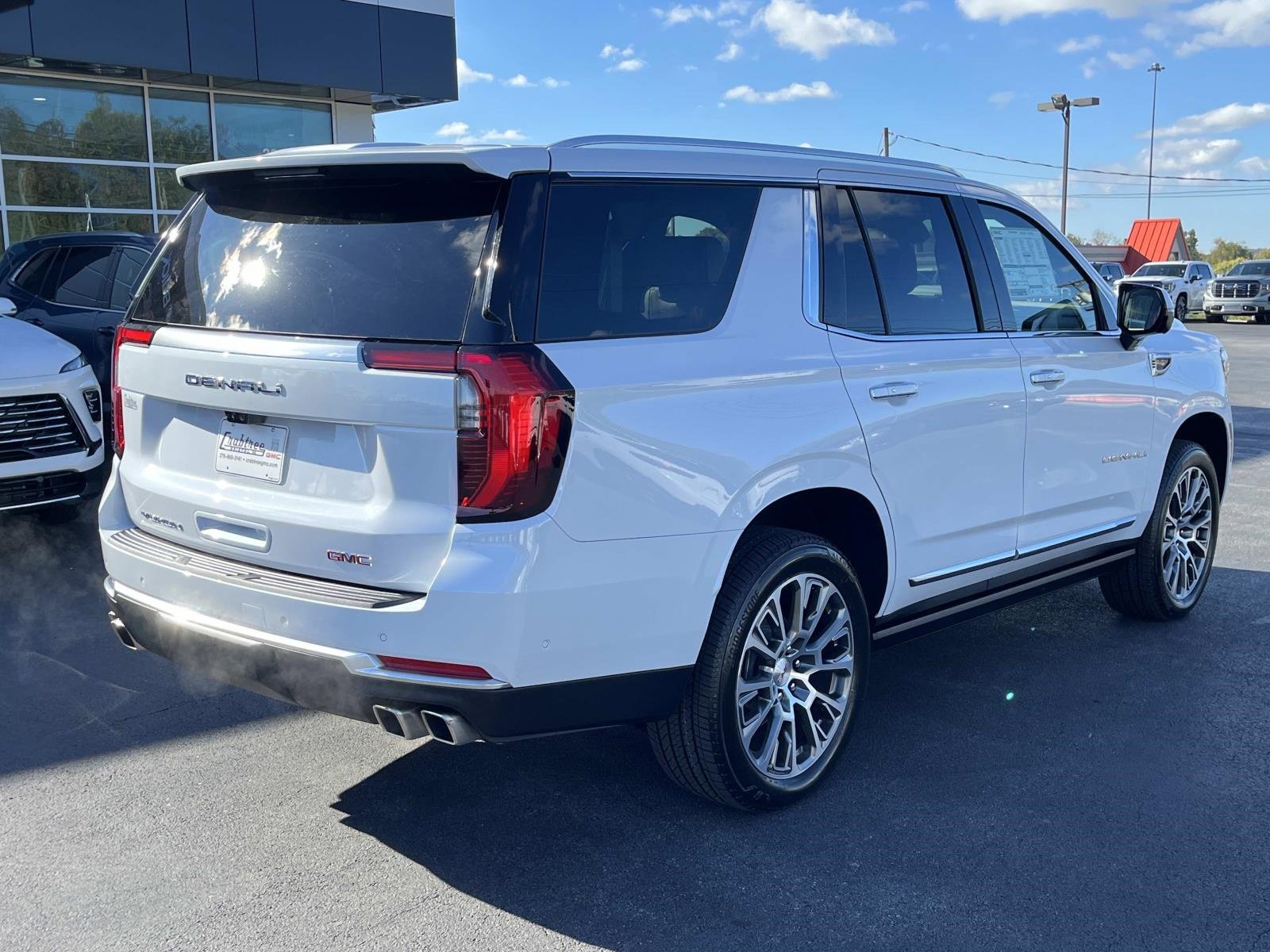 New 2026 GMC Yukon Denali w/ Denali Reserve Package image 3