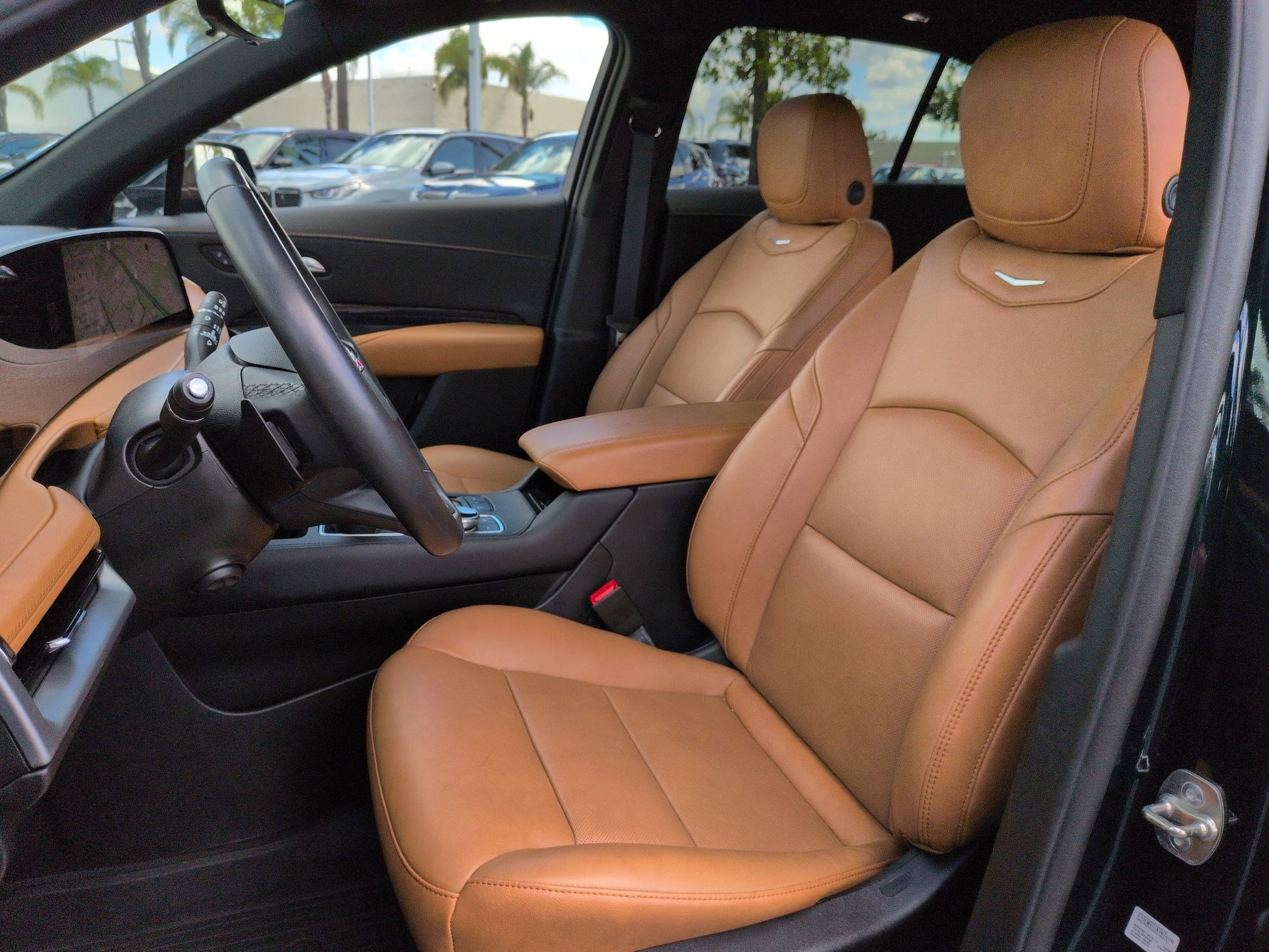 Used 2025 Cadillac XT4 Premium Luxury w/ Technology Package image 16