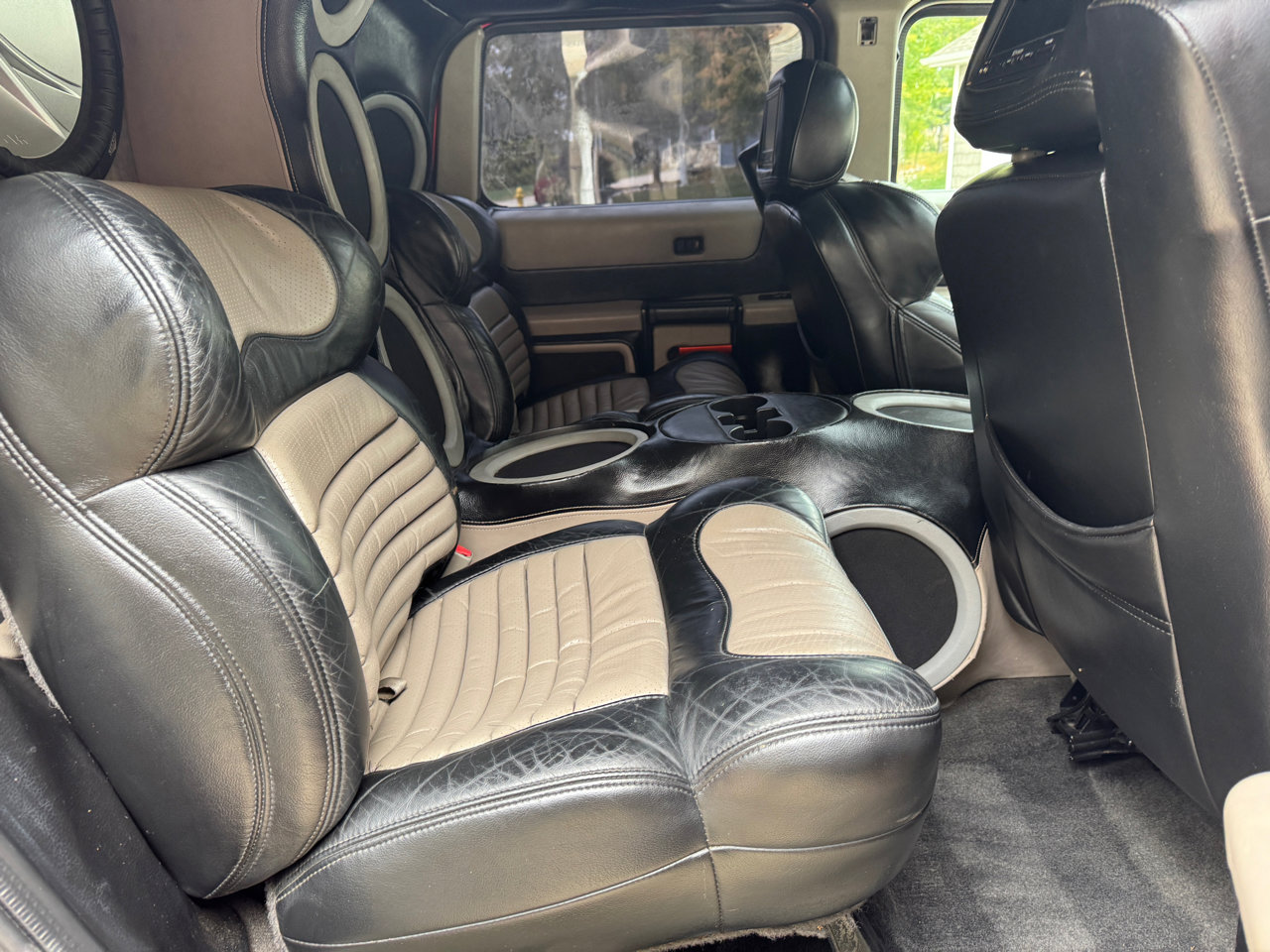 Used 2003 HUMMER H2 w/ Preferred Equipment Group image 31