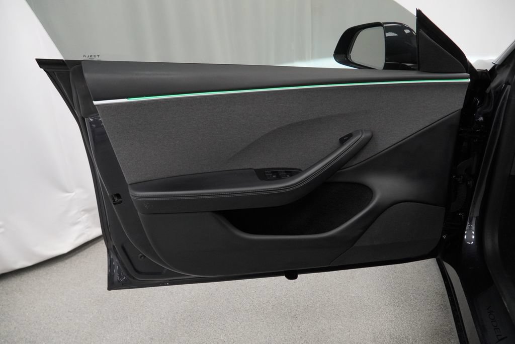 Used 2024 Tesla Model 3 Standard Range RWD image 37