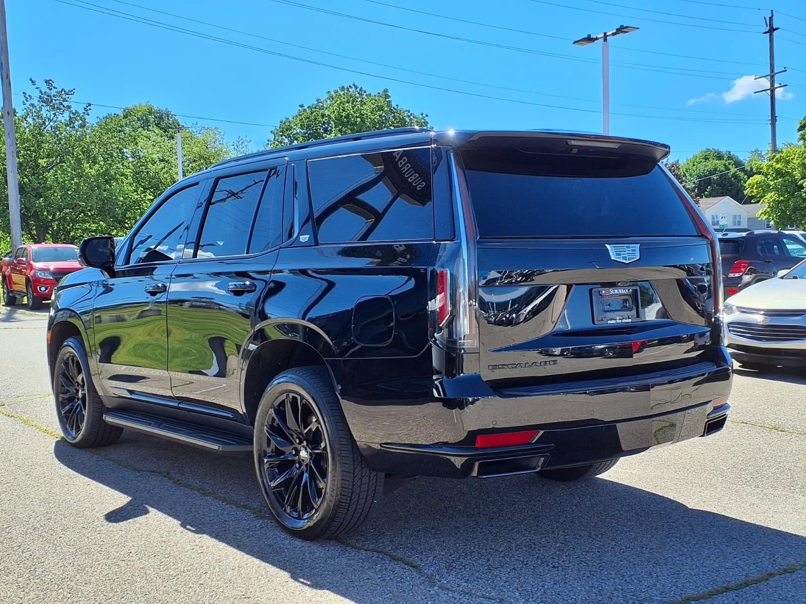 Certified 2023 Cadillac Escalade Sport w/ LPO, ONYX Package AWD/4WD image 7