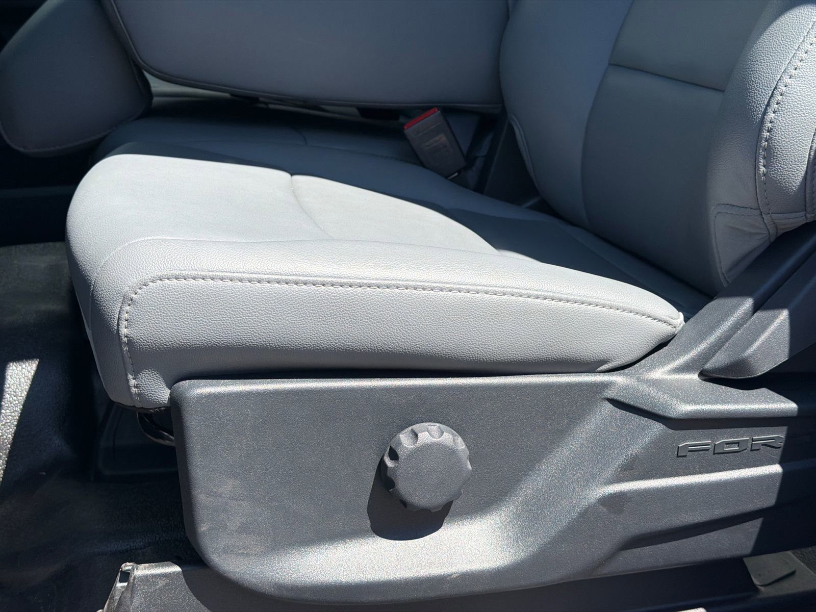 New 2026 Ford F250 XL w/ XL Chrome Package image 19