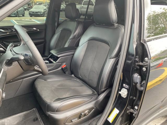Used 2023 Jeep Grand Cherokee Altitude AWD/4WD image 13