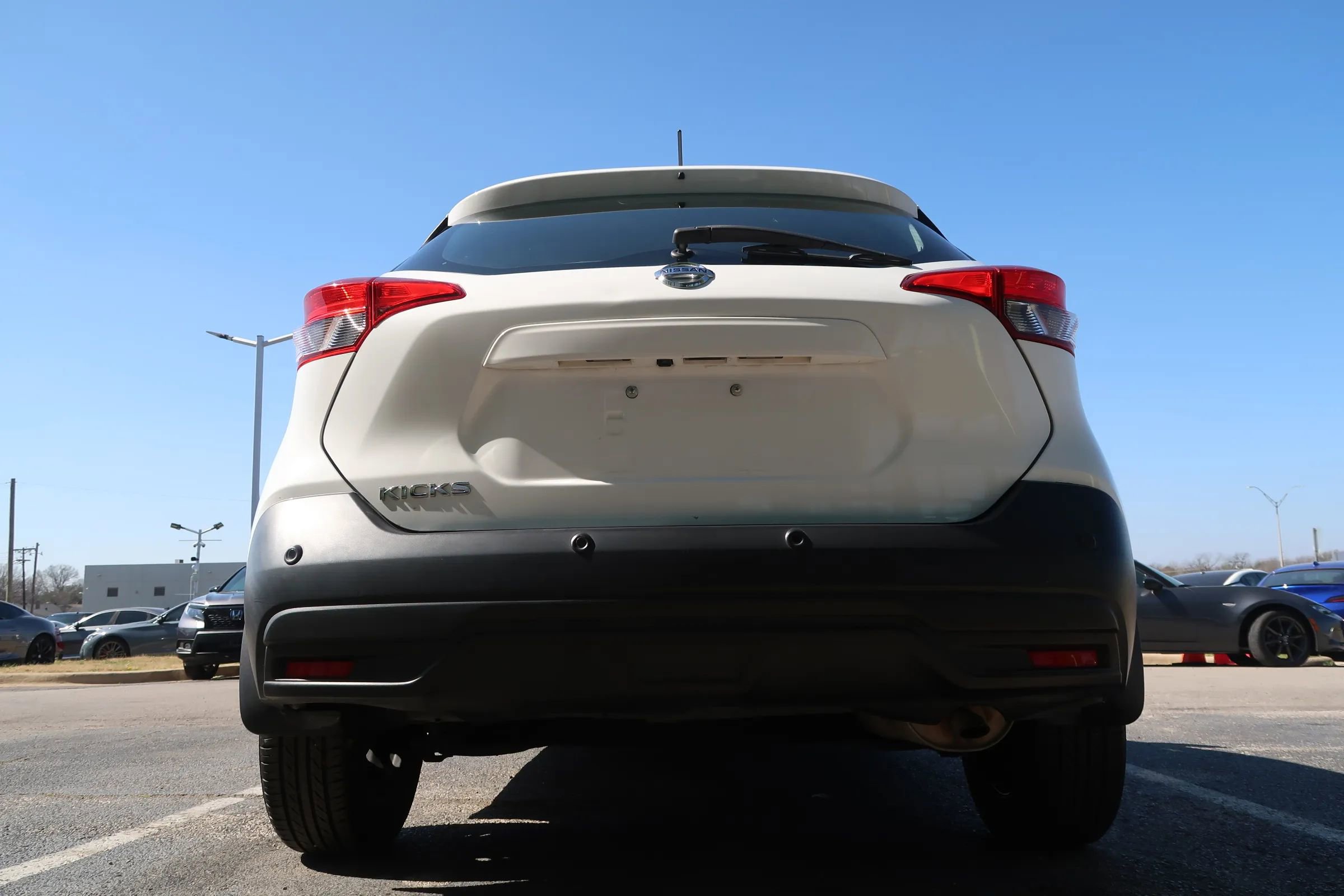 Used 2020 Nissan Kicks S FWD image 10