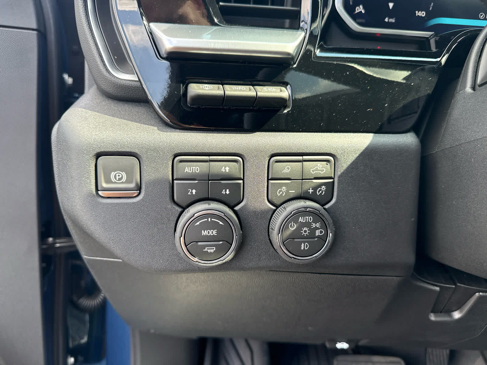 New 2026 Chevrolet Silverado 3500 LTZ w/ LTZ Premium Package AWD/4WD image 16