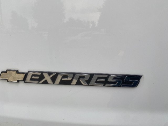Used 2020 Chevrolet Express 3500 w/ Driver Convenience Package RWD image 22