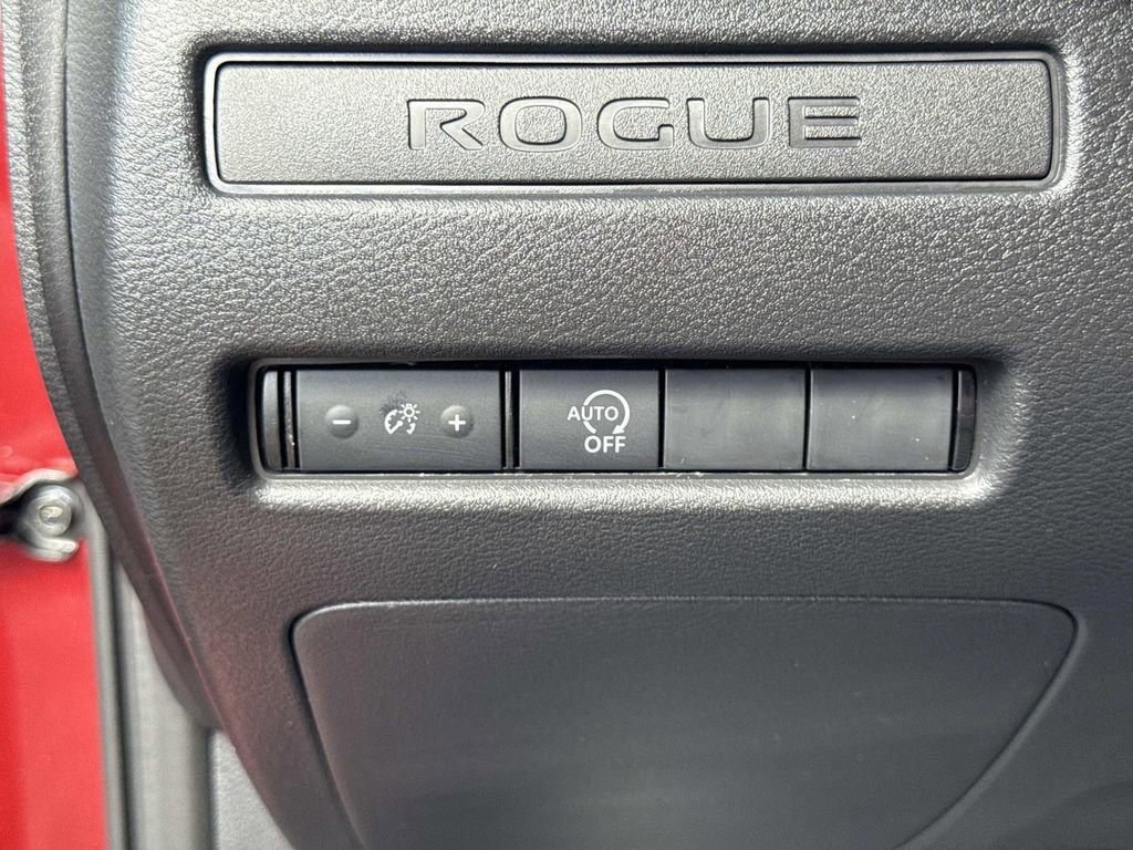 Certified 2025 Nissan Rogue S image 29