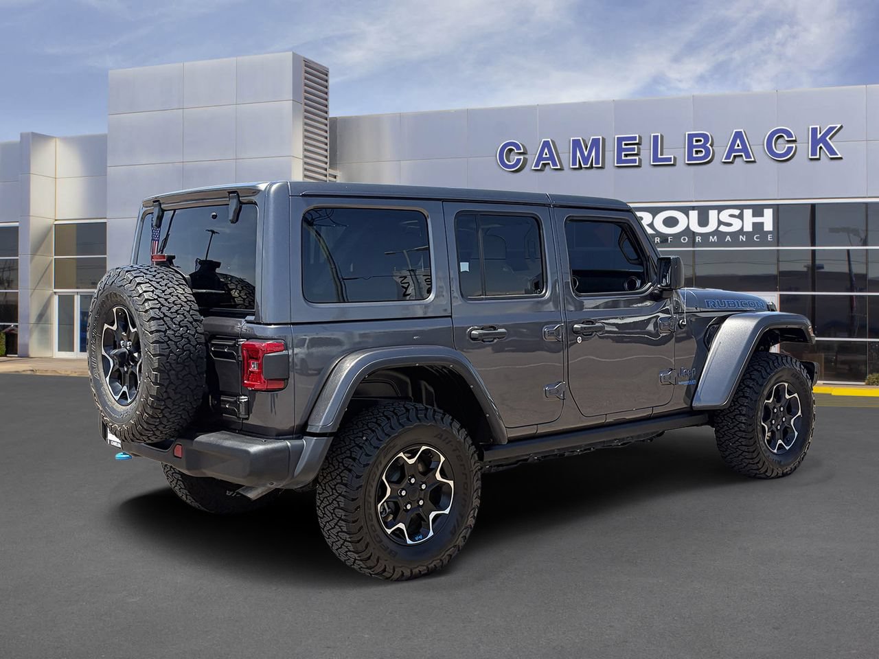 Used 2022 Jeep Wrangler Unlimited Rubicon 4xe w/ Steel Bumper Group AWD/4WD image 6