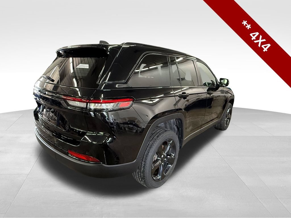 Used 2024 Jeep Grand Cherokee Altitude AWD/4WD image 7