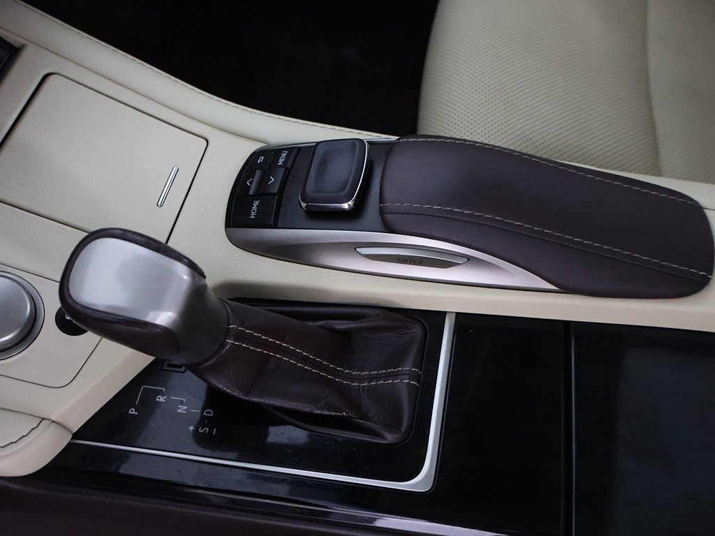 Used 2018 Lexus ES 350 w/ Ultra Luxury Package image 54