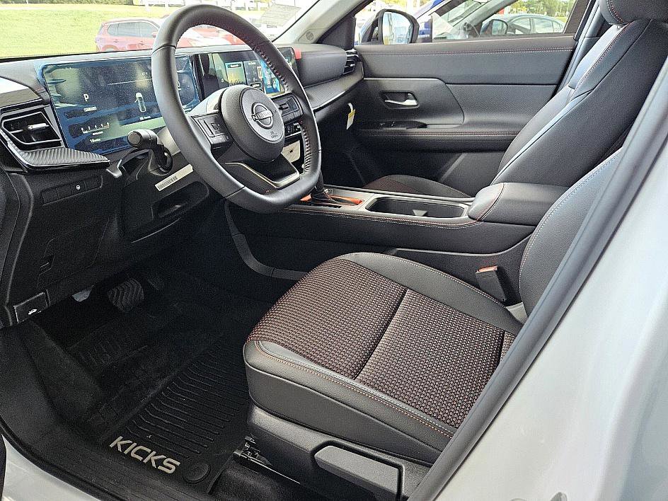 New 2026 Nissan Kicks SR w/ Cold Weather Package image 8