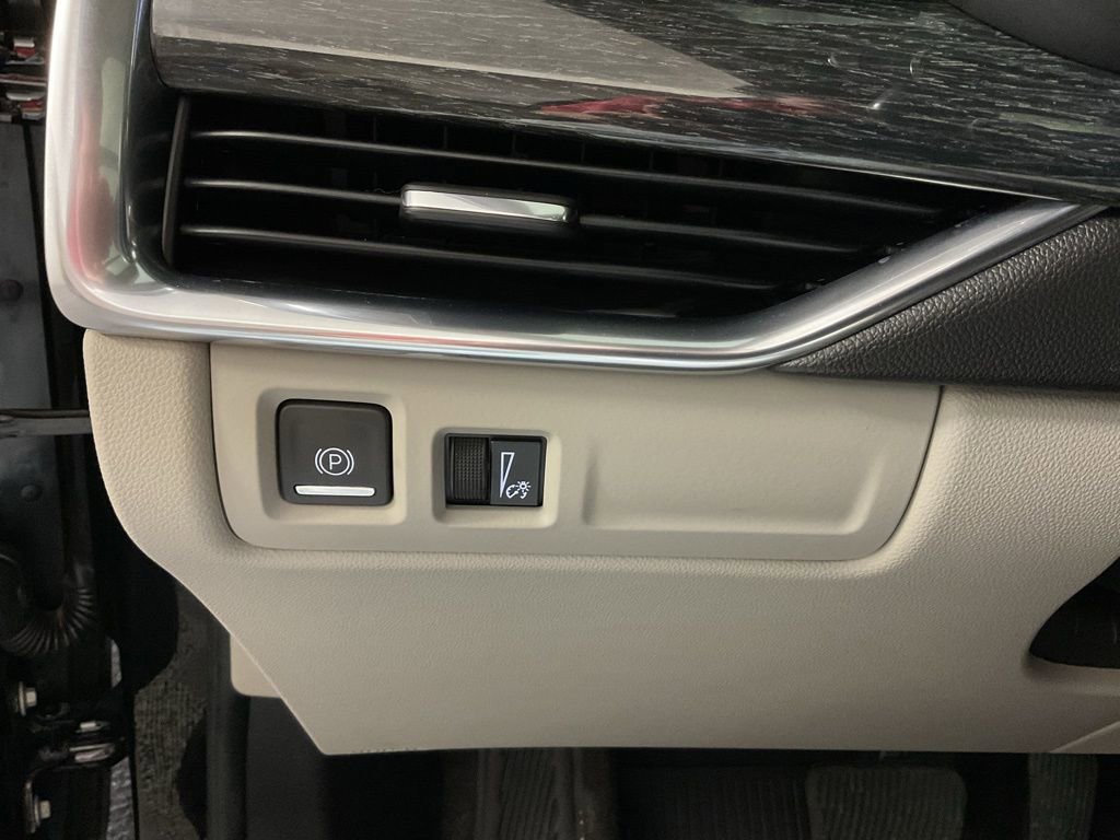 Used 2020 Cadillac XT4 Premium Luxury w/ Driver Awareness Package image 28