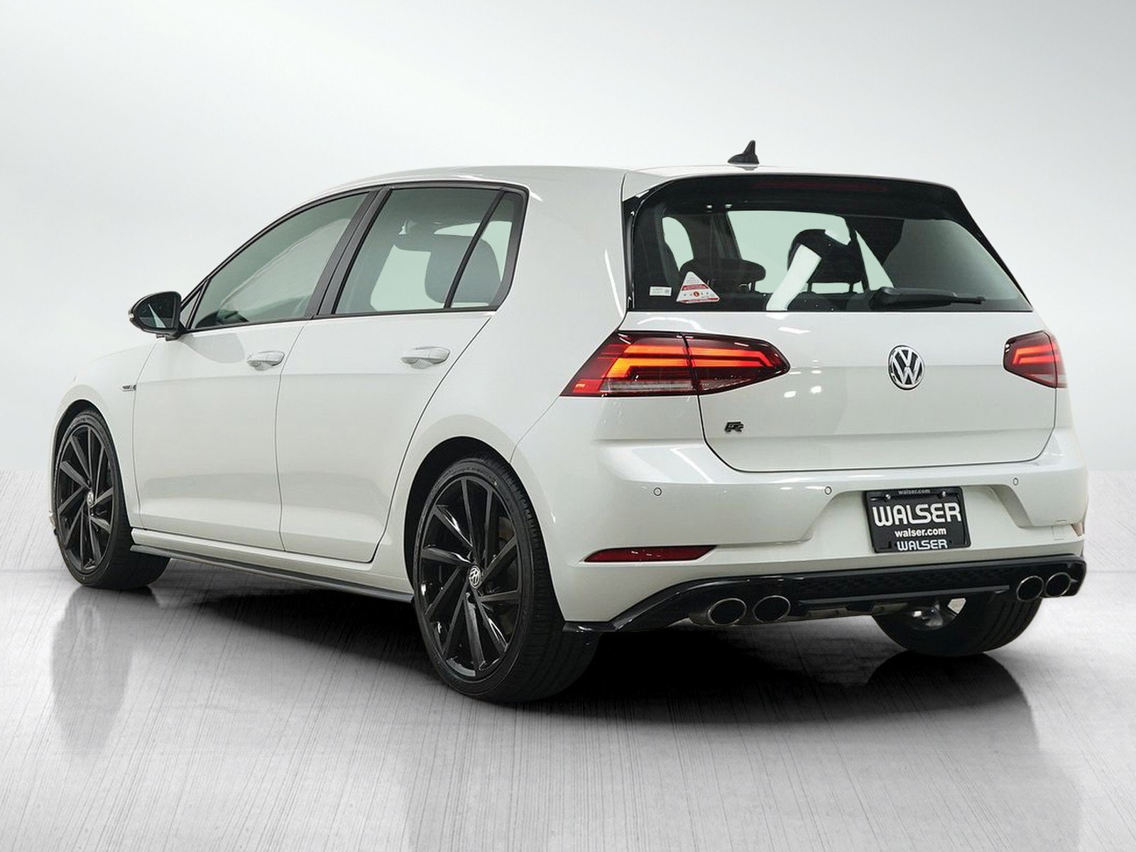 Used 2018 Volkswagen Golf R 4-Door AWD/4WD image 3