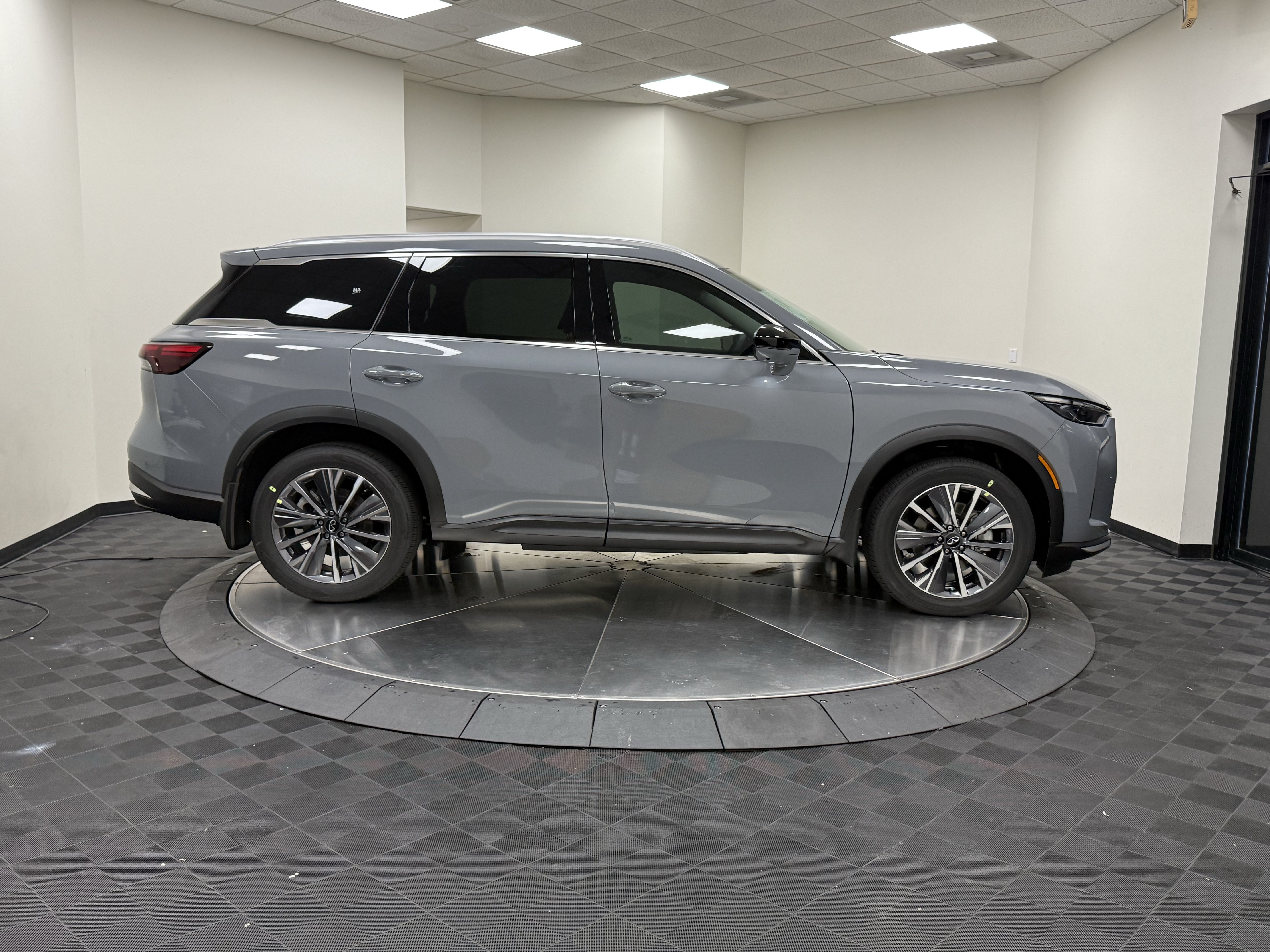 Certified 2027 INFINITI QX60 Luxe w/ Cargo Package FWD image 6
