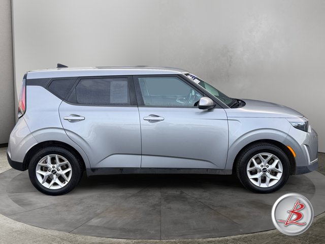 Used 2023 Kia Soul LX w/ Option Group 015 FWD image 8