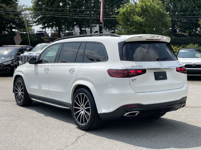 Used 2024 Mercedes-Benz GLS 580 4MATIC image 3