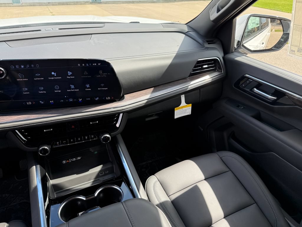 New 2026 Chevrolet Suburban LT w/ Comfort Package AWD/4WD image 28