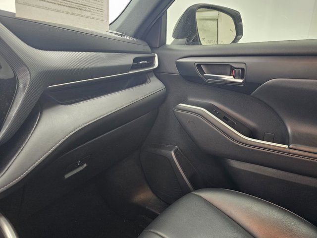 Used 2022 Toyota Highlander XSE image 14